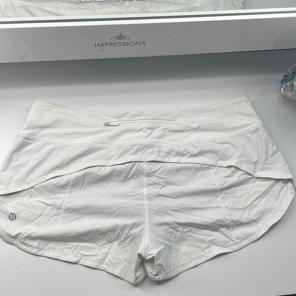 Lululemon speed up low-rise shorts 2.5” size 10